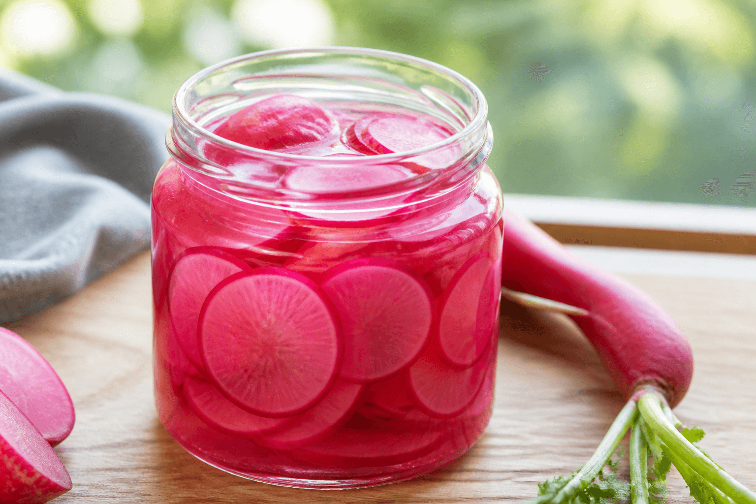 Fermenterede radiser i glas