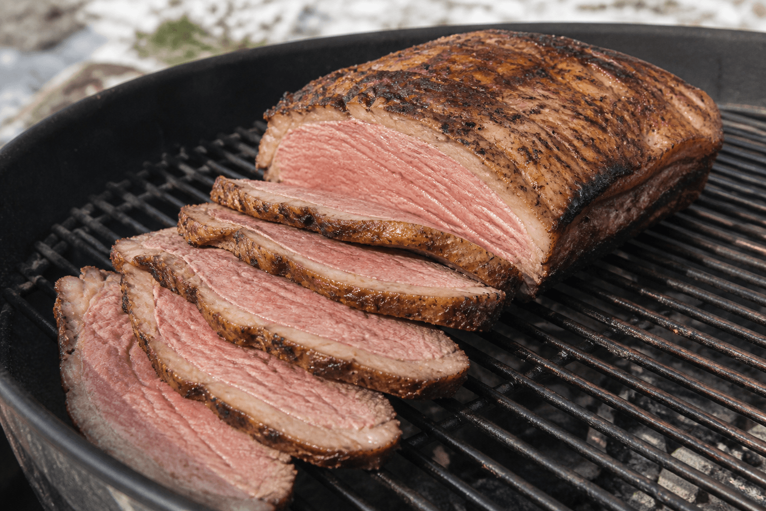 Culottesteg på grill med fedtkappe og rosa skiver