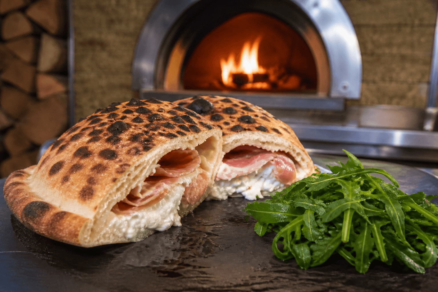 Protein-calzone med hytteost og parmaskinke