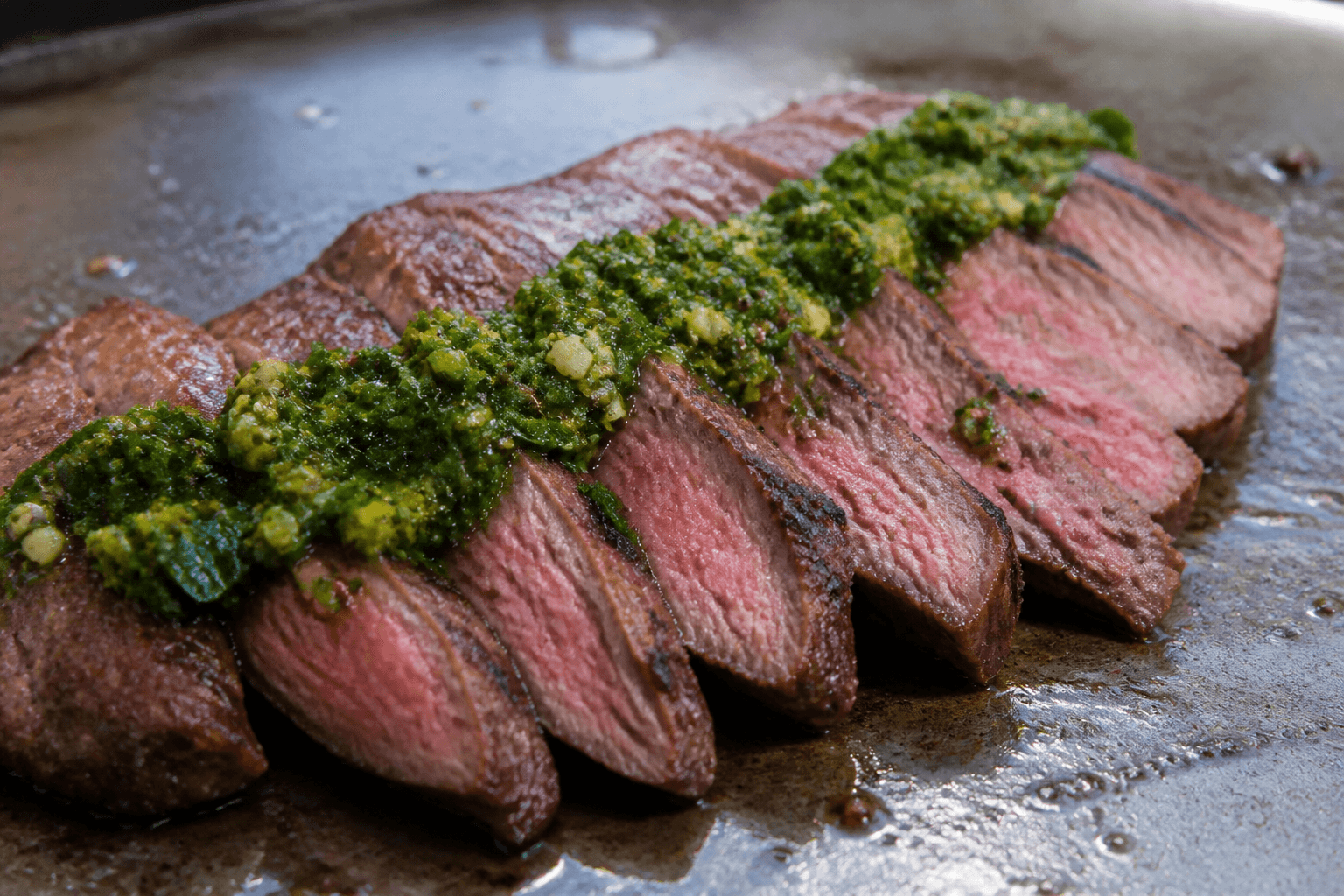 Oksehøjreb på plancha med chimichurri